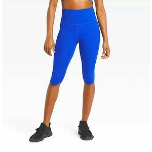All in Motion Mid - Rise Capri Leggings